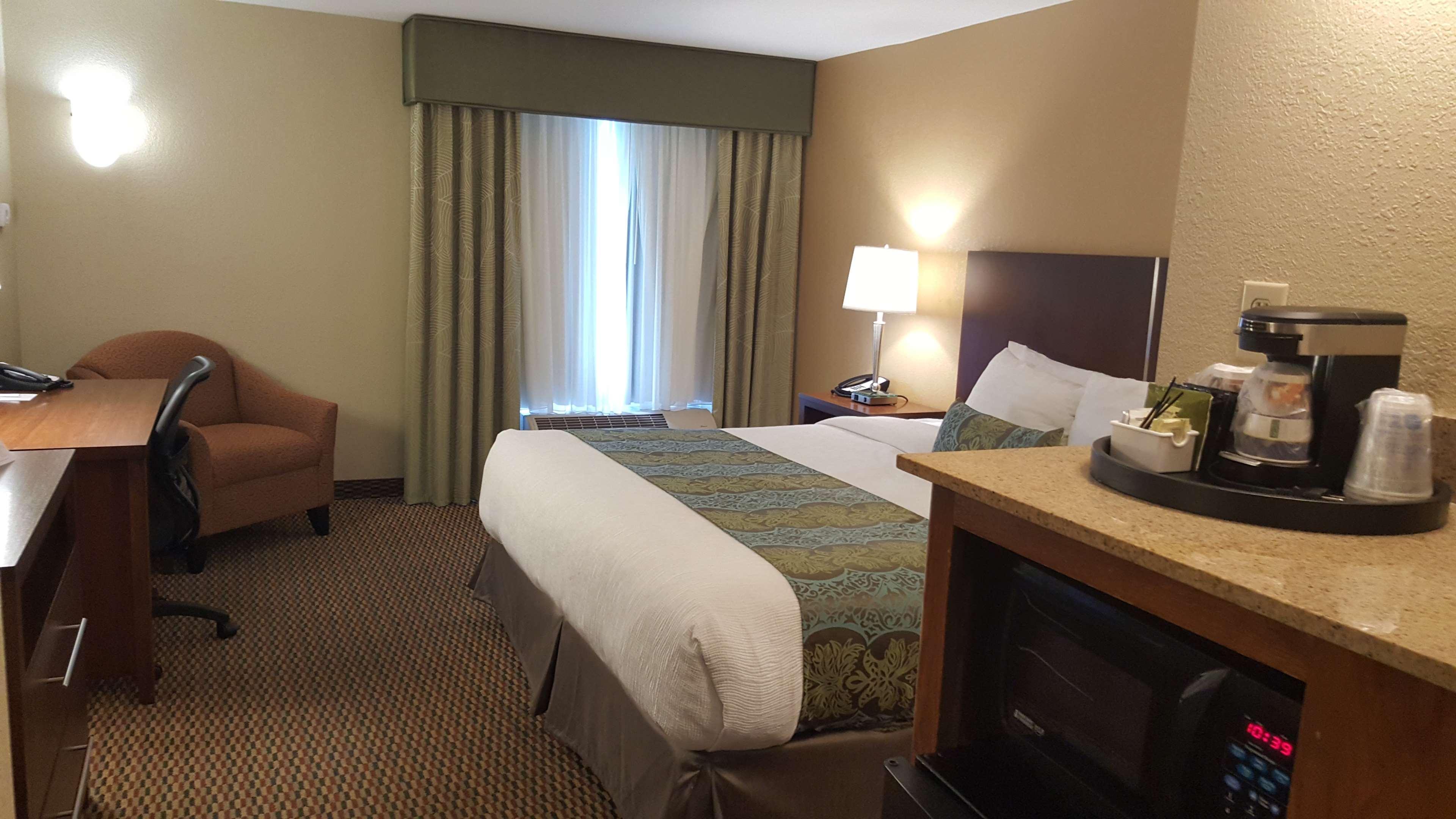 Best Western Airport Inn & Suites Oakland Exterior photo