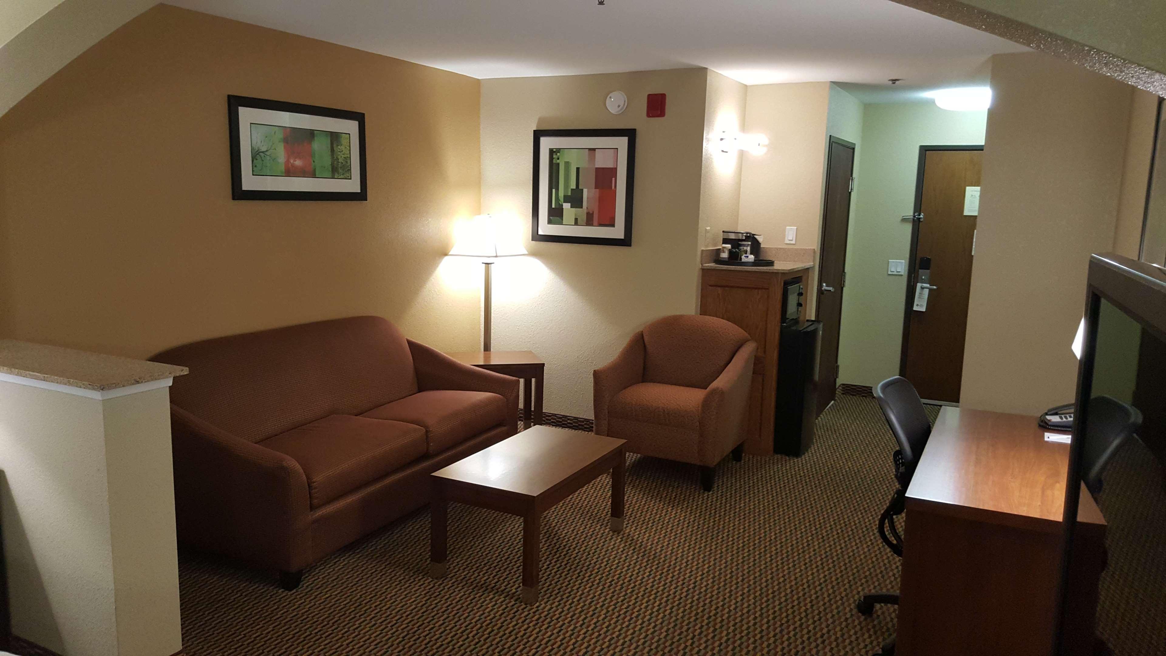 Best Western Airport Inn & Suites Oakland Exterior photo